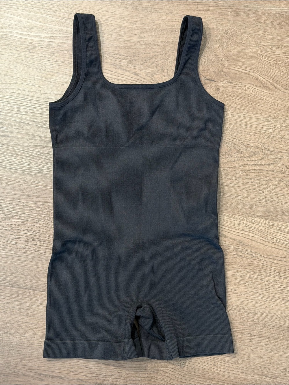 Seamless Black Shaping Bodysuit - Picture 3 of 3